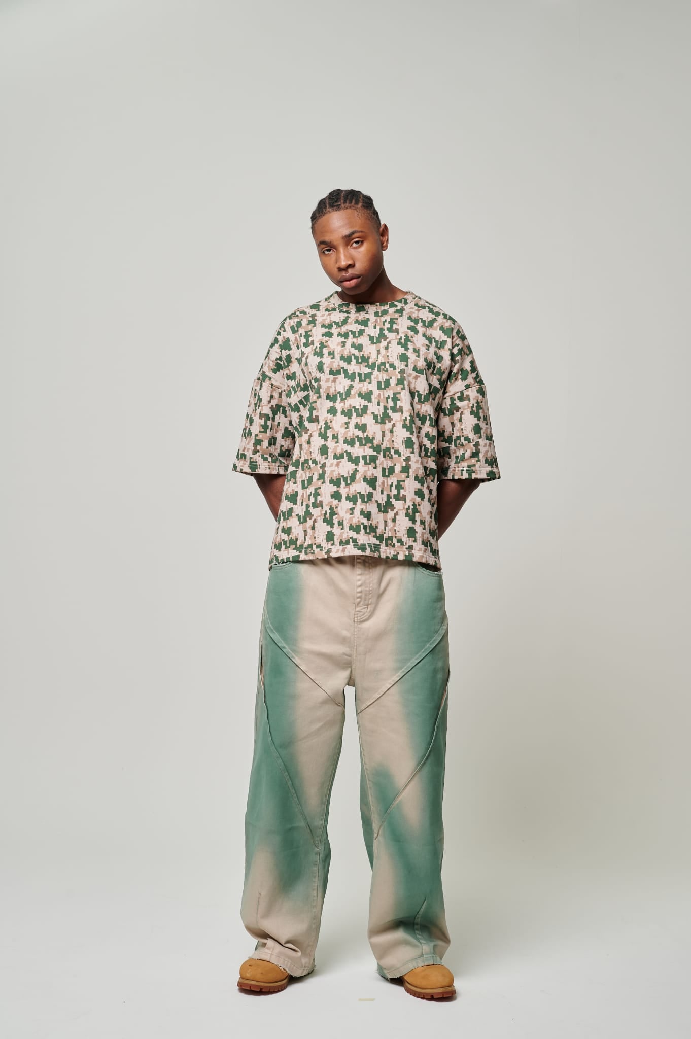 SPRAY WASHED DENIM ( CAMO GREEN)