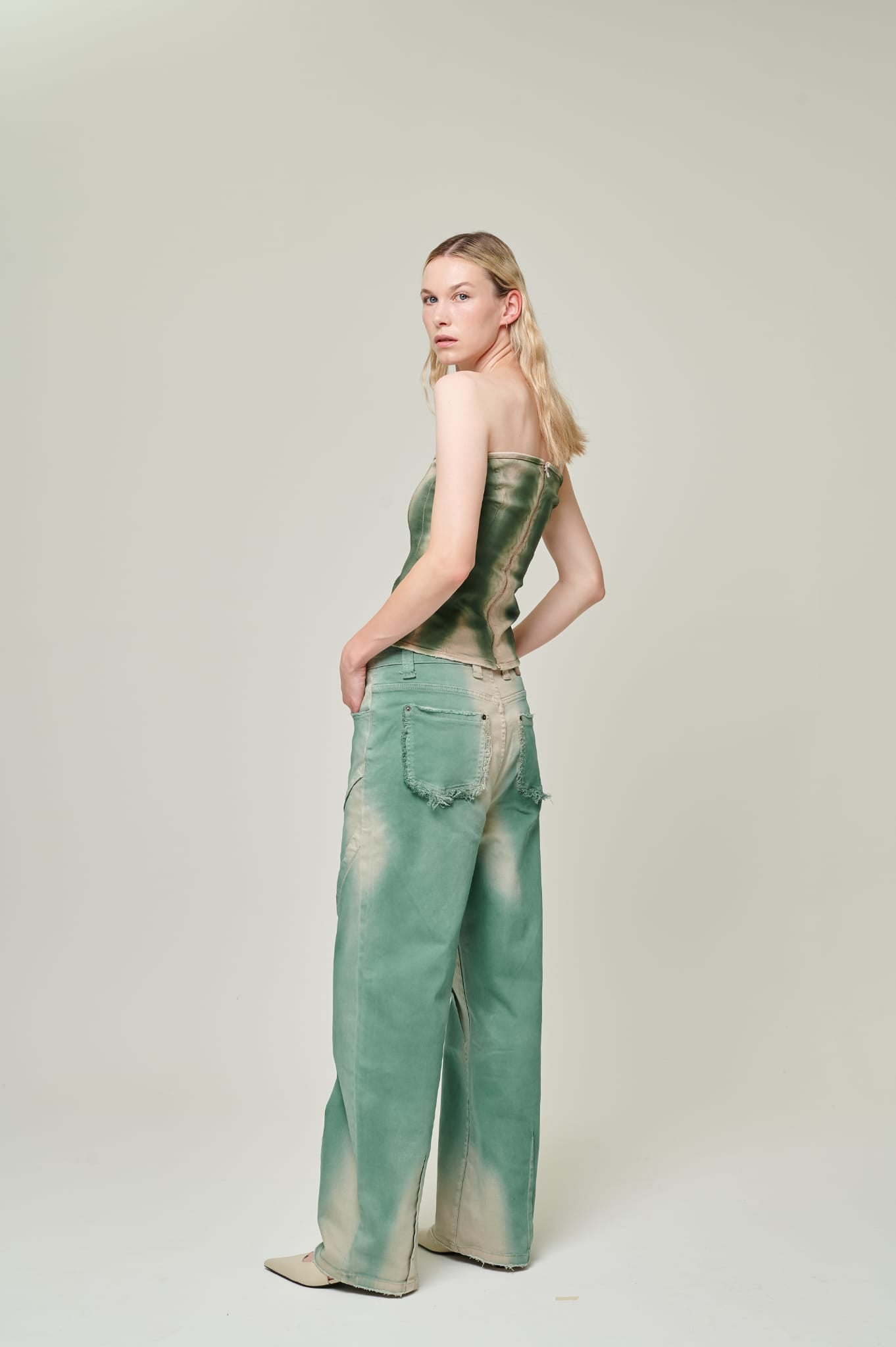 SPRAY WASHED DENIM ( CAMO GREEN)